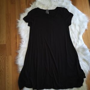 Women’s TMG Black Dress Size Large
